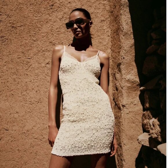 Zara  V-neck Lace Bodycon Mini Dress Off White Cream Size Medium - Picture 1 of 8